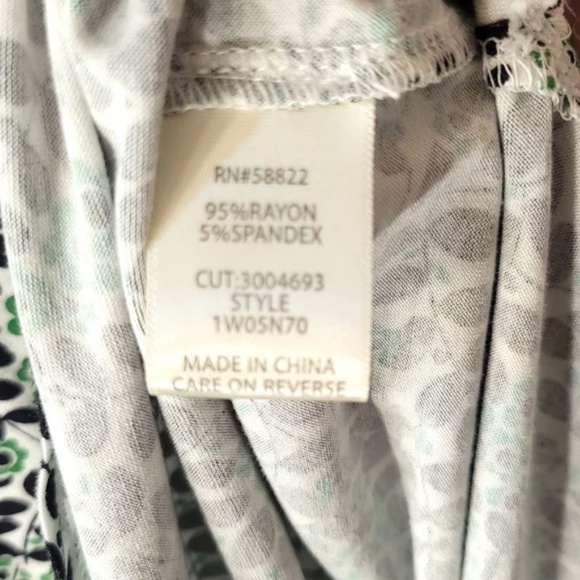 Max Studio Botanical Pattern Flutter Sleeve Top - Picture 6 of 7